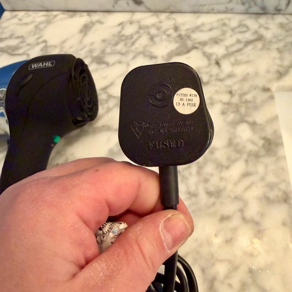 Wahl Chrome Ionic 2000W Hair Dryer Professional Quality Model ZX573-1 - Picture 10 of 11